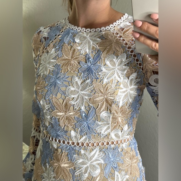 Just me guipure blue,tan, and white laced mini dress w long sleeves size small - Picture 15 of 16
